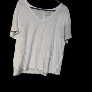 Arizona Jean Company White Short Sleeve V-Neck Tee